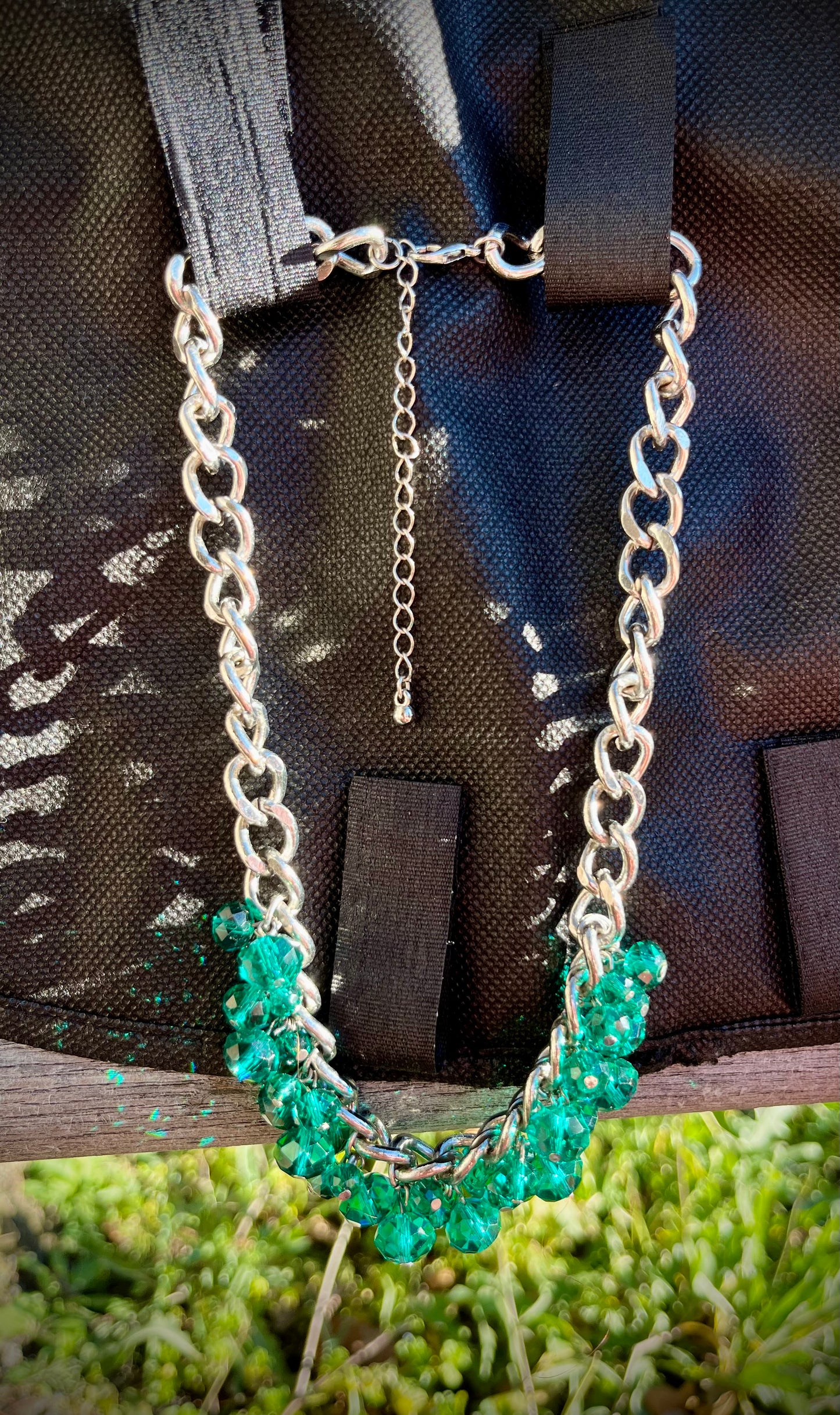 Collier chaîne et perles vertes